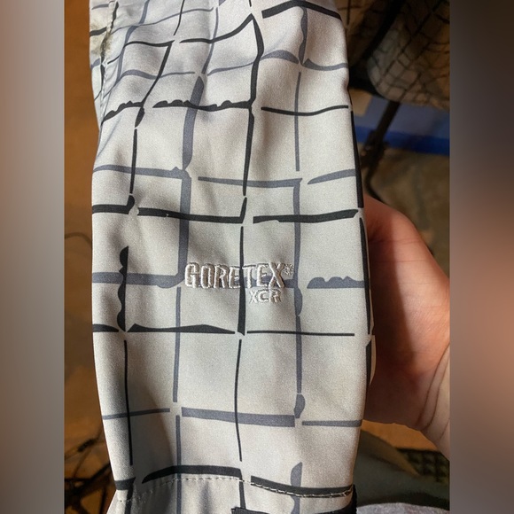 Summit Series Gore tex North Face Coat - Picture 4 of 6